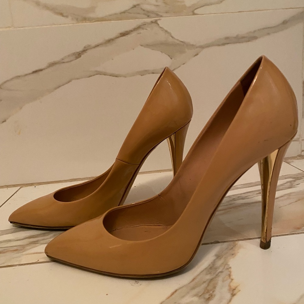 Yves Saint Laurent Patent Leather Nude Heels